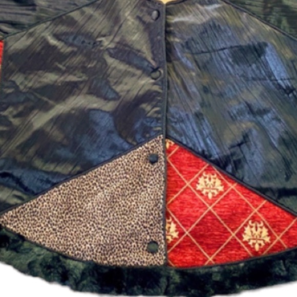Villa Bacci Tree Skirt 58” Velvet, Satin & Faux Fur, NWOT - Picture 3 of 5